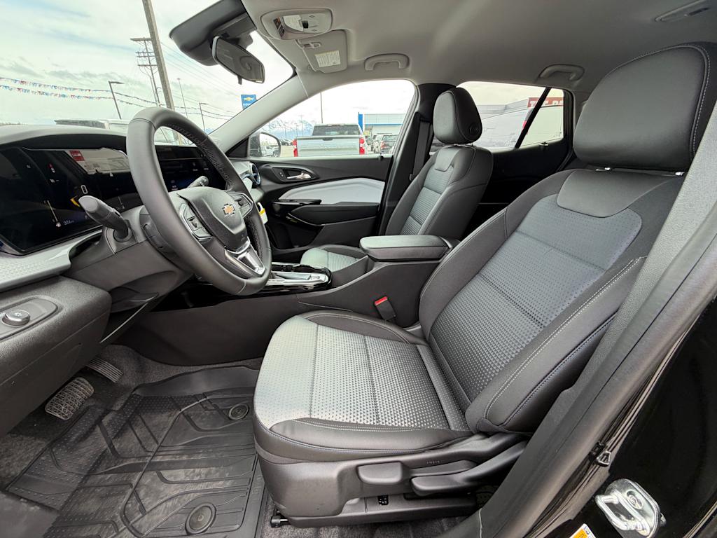 Thumbnail: 2026 Chevrolet Trax - 8