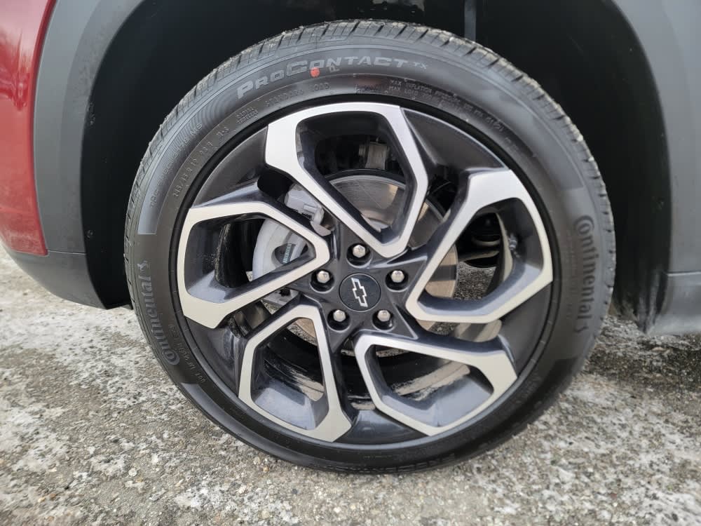 2025 Chevrolet Trax RS 8