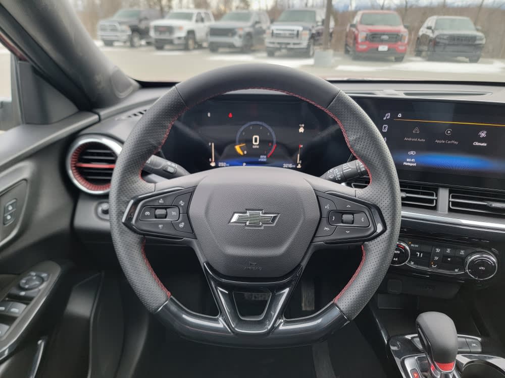 2025 Chevrolet Trax RS 2