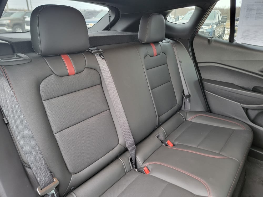 2025 Chevrolet Trax RS 12