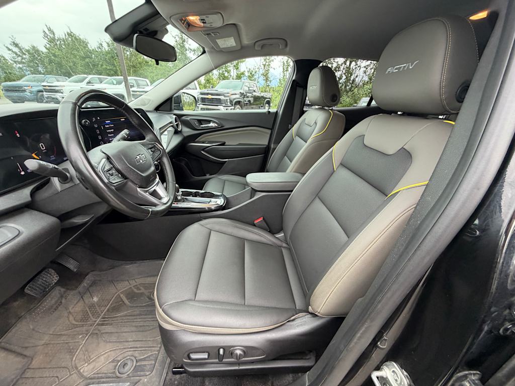 Thumbnail: 2024 Chevrolet Trax - 9