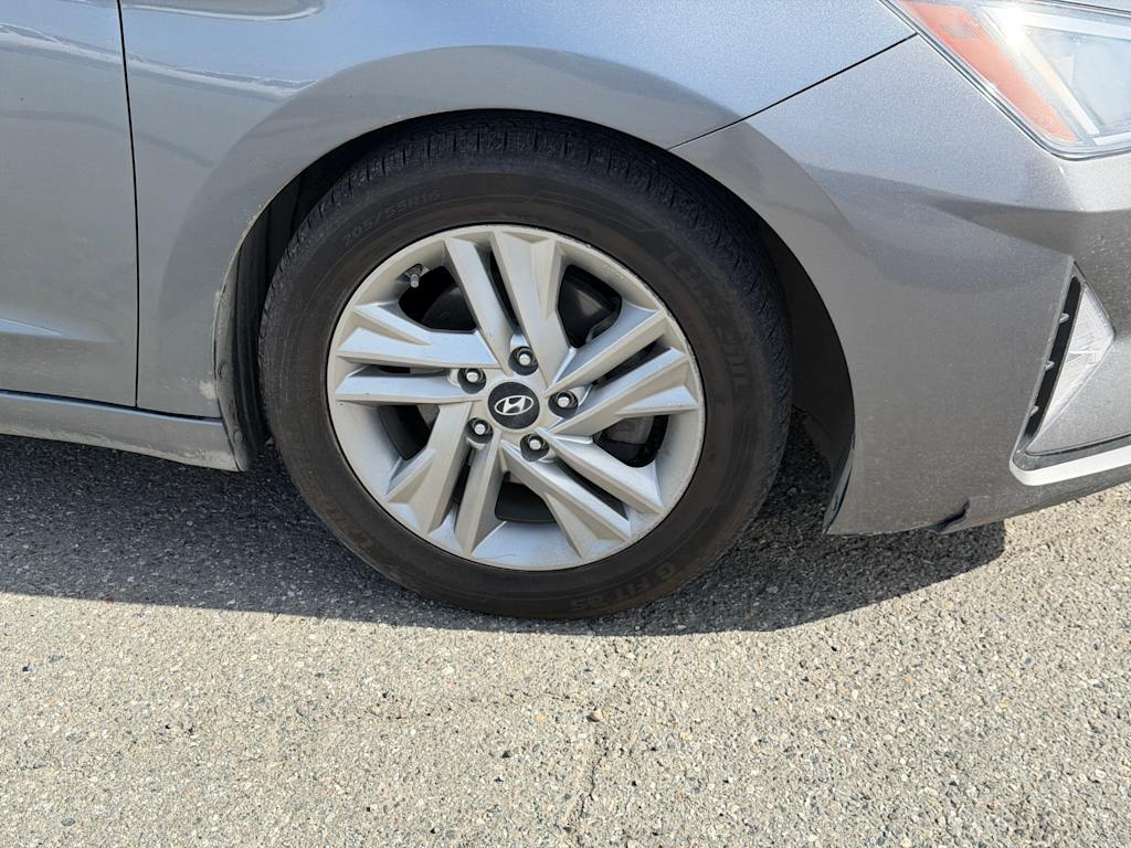 Thumbnail: 2019 Hyundai Elantra - 17
