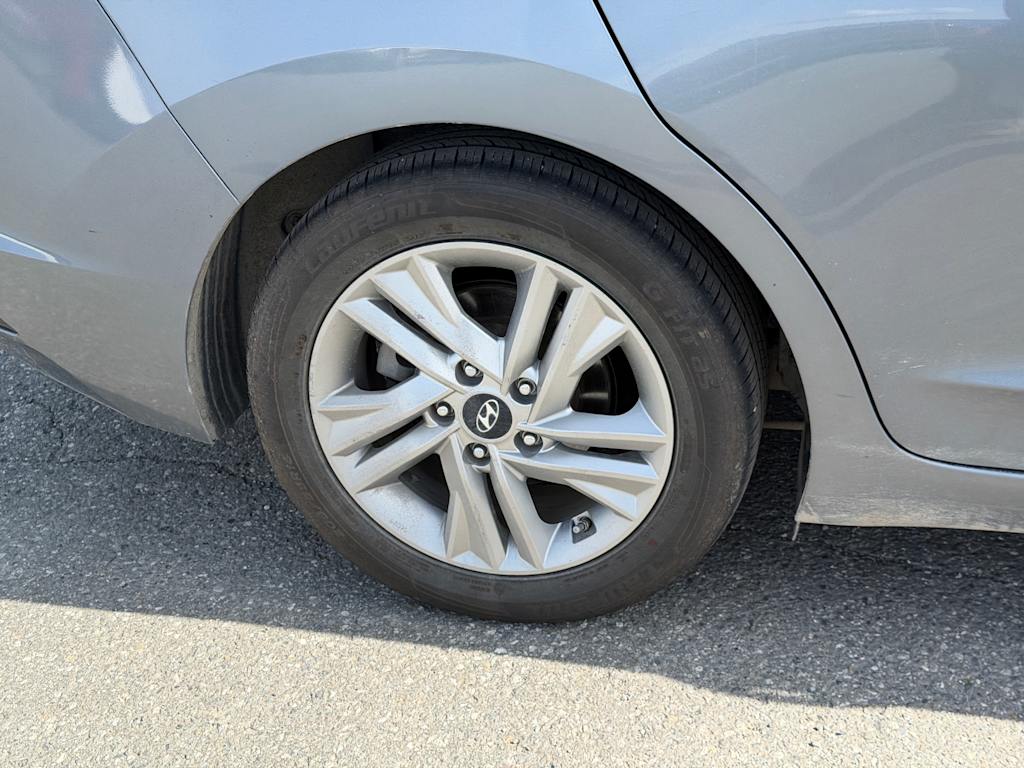 Thumbnail: 2019 Hyundai Elantra - 19