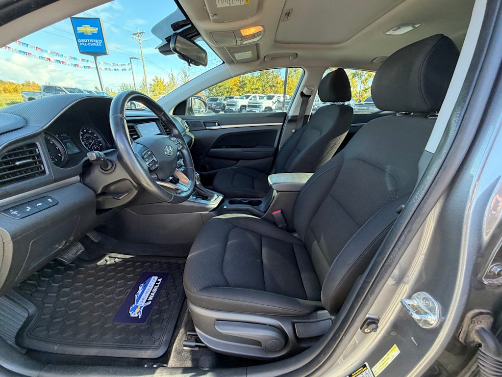Thumbnail: 2019 Hyundai Elantra - 10