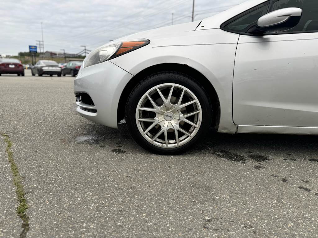 Thumbnail: 2016 Kia Forte - 6