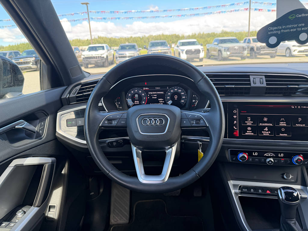 Thumbnail: 2025 Audi Q3 - 9