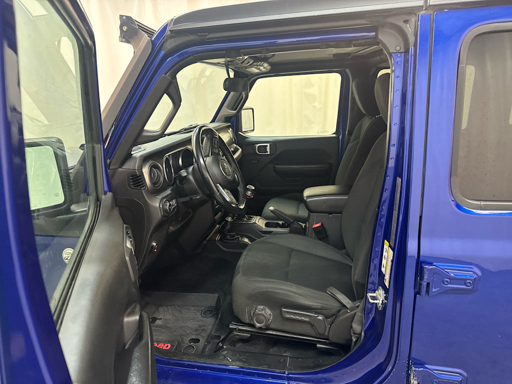 Thumbnail: 2019 Jeep Wrangler - 6