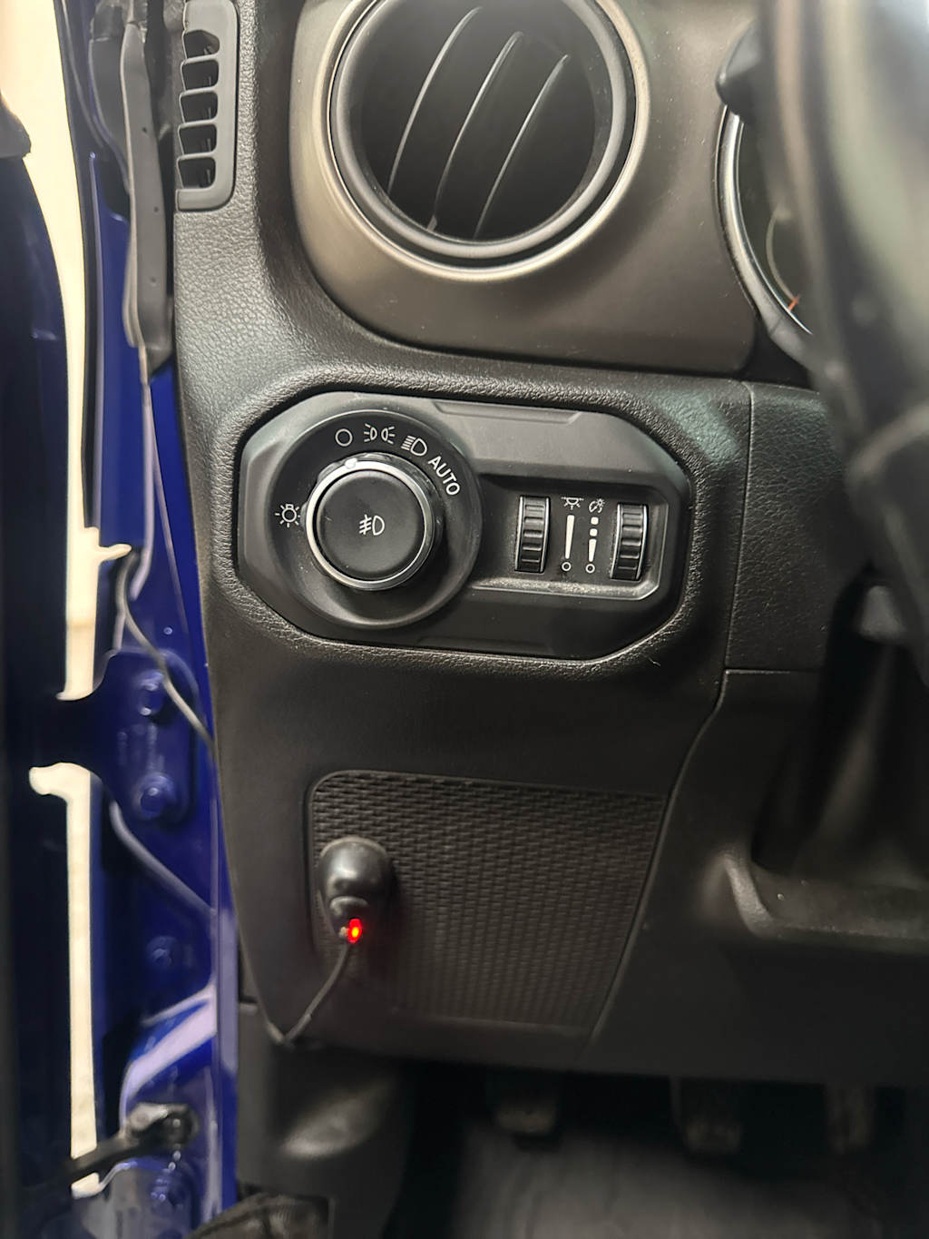 Thumbnail: 2019 Jeep Wrangler - 17