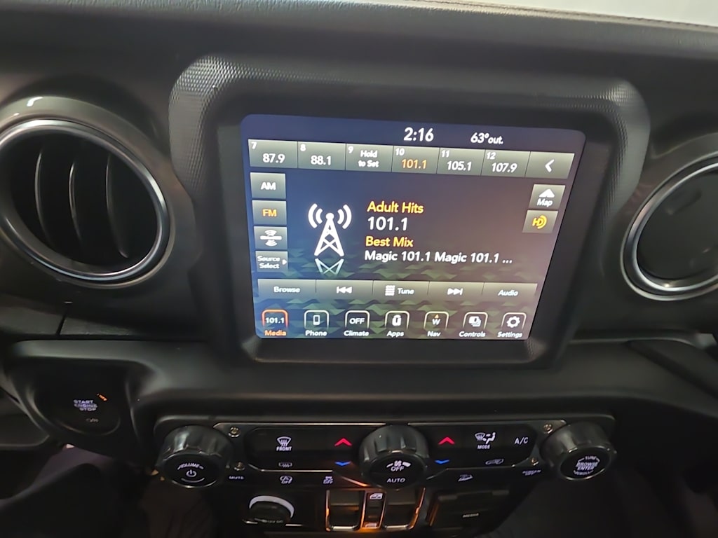 Thumbnail: 2020 Jeep Wrangler - 26