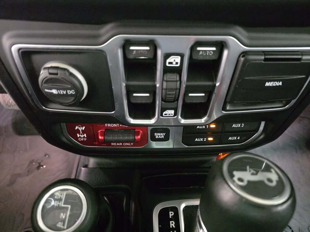 Thumbnail: 2018 Jeep Wrangler - 24