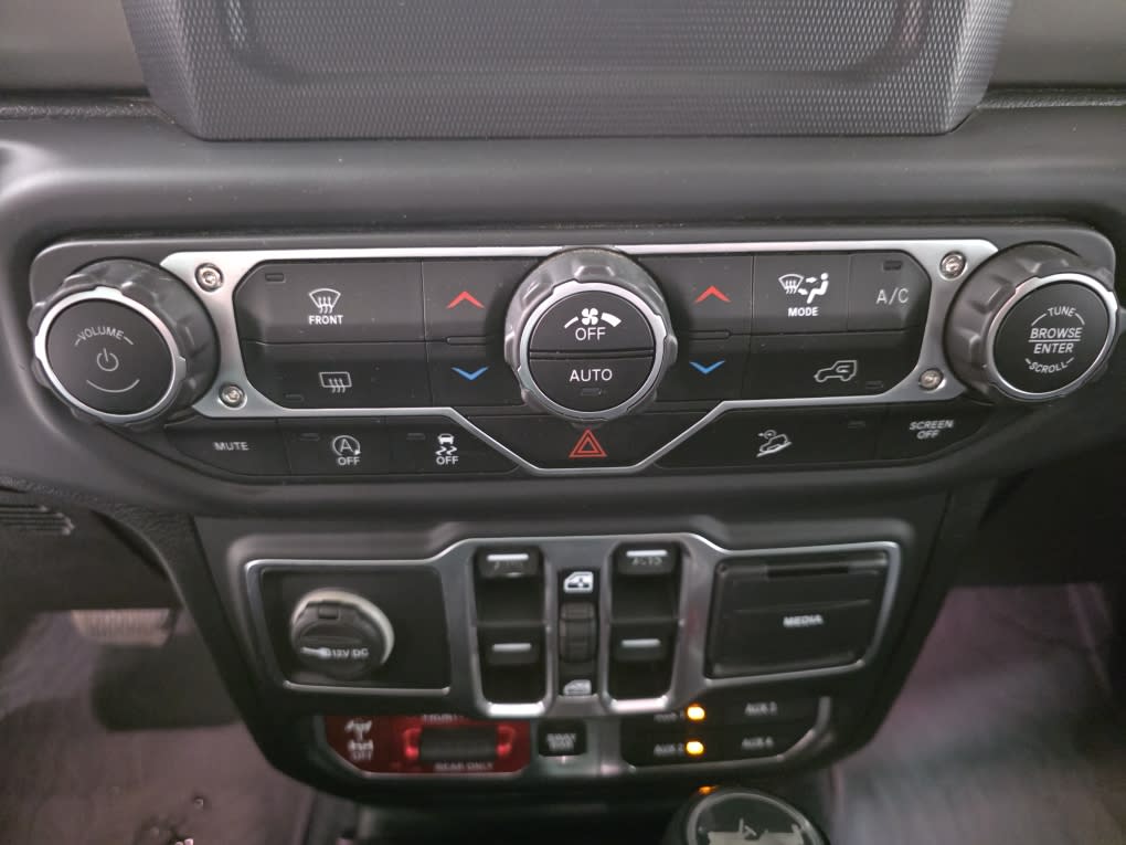 Thumbnail: 2018 Jeep Wrangler - 25