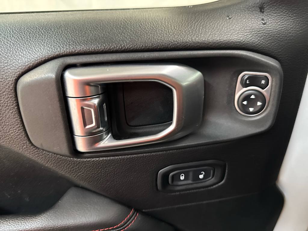 Thumbnail: 2019 Jeep Wrangler - 17