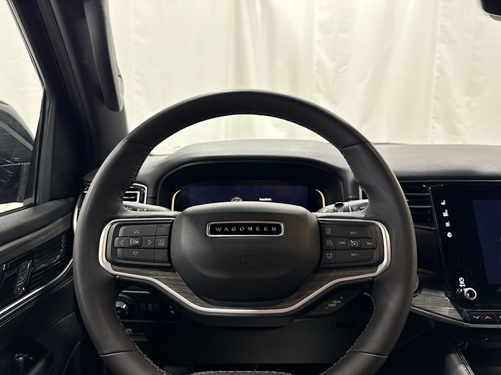 2024 Jeep Wagoneer L Series II - Photo 2