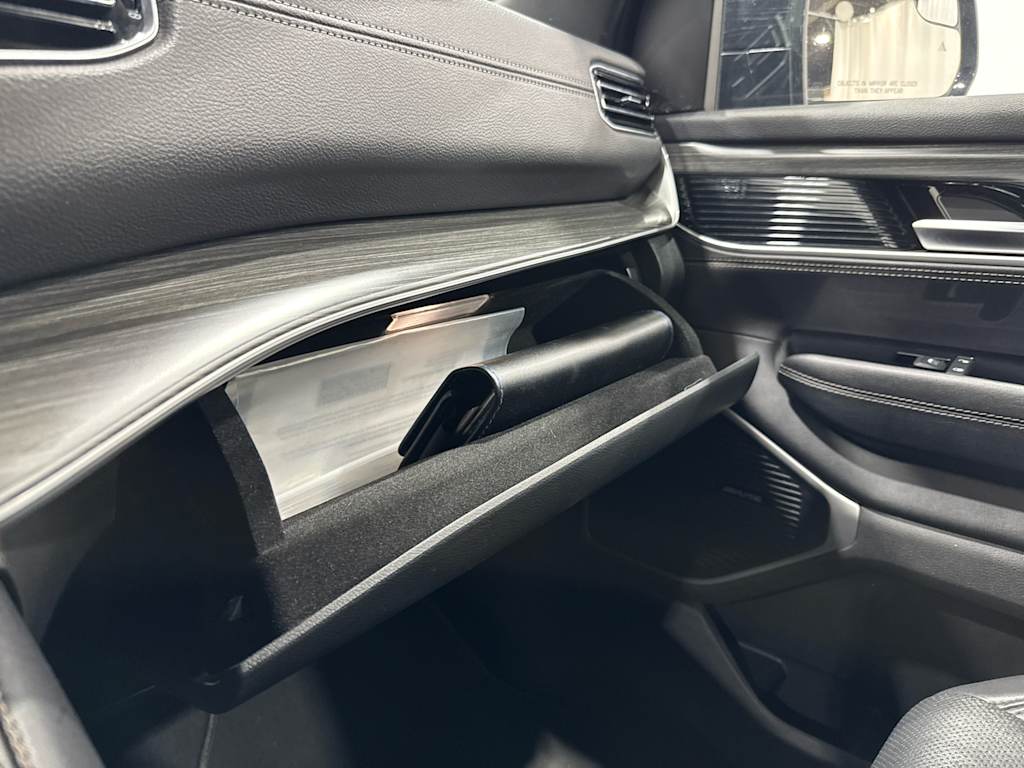 2024 Jeep Wagoneer L Series II - Photo 23