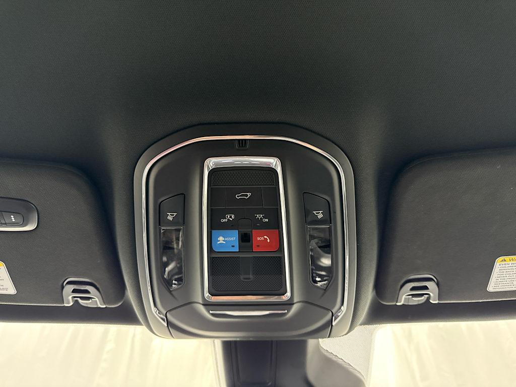 2024 Jeep Wagoneer L Series II - Photo 24