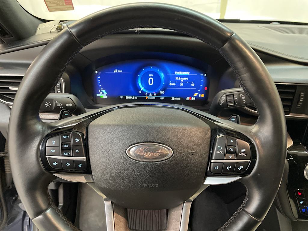 2021 Ford Explorer Platinum 2