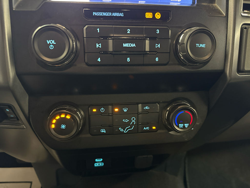 Thumbnail: 2022 Ford F-250 - 21