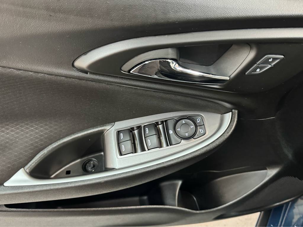 Thumbnail: 2024 Chevrolet Malibu - 16