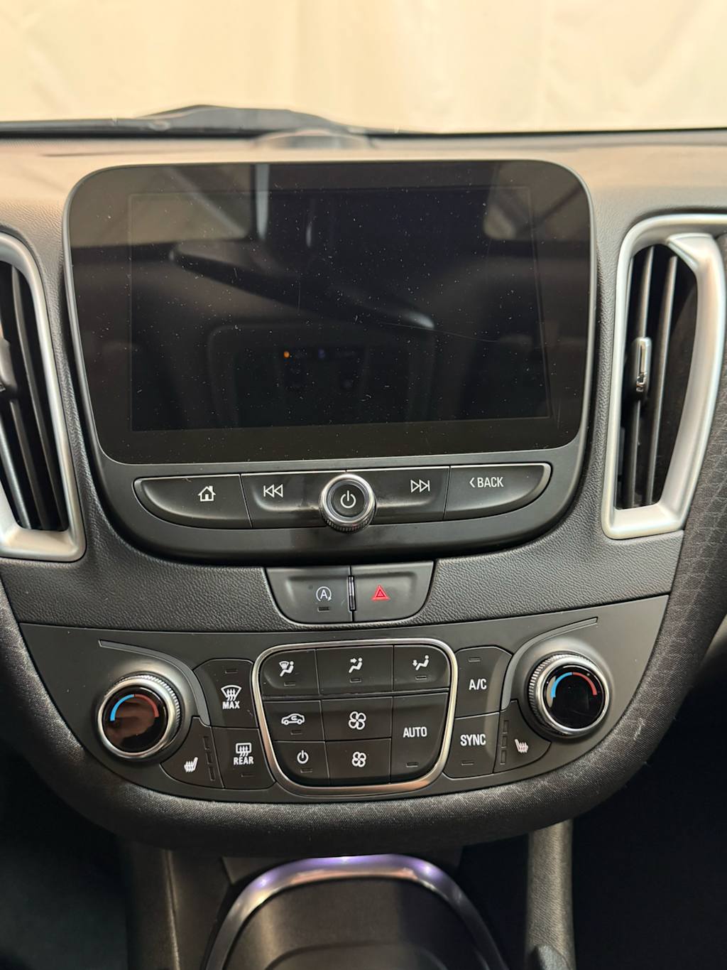 Thumbnail: 2024 Chevrolet Malibu - 9