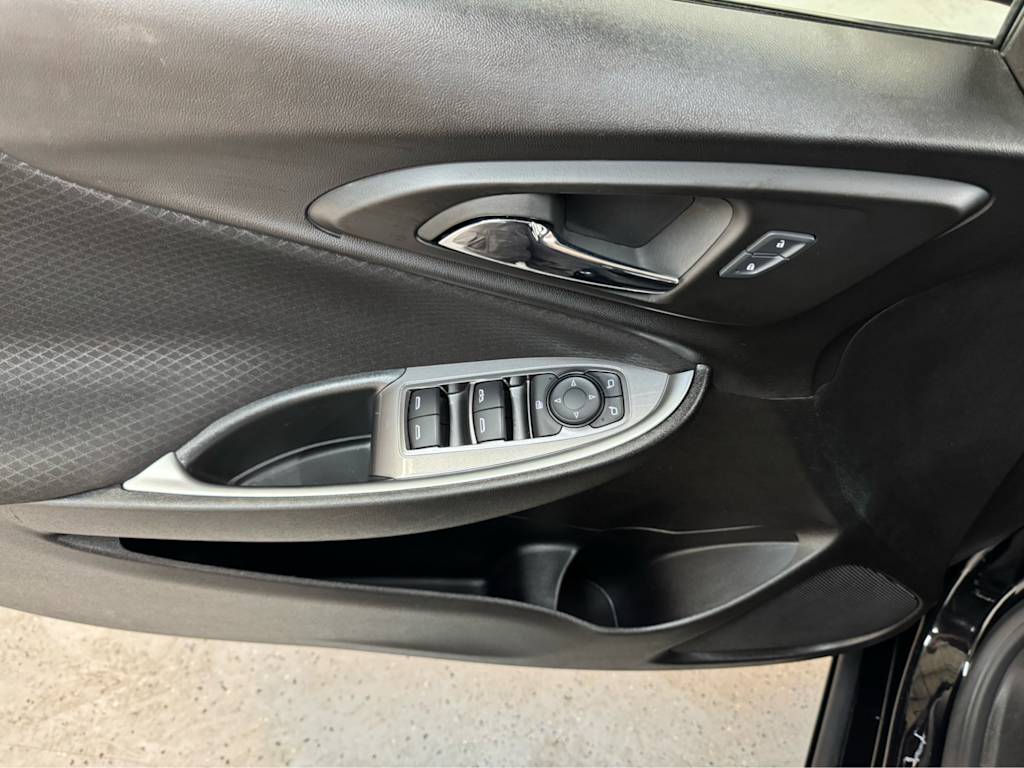 Thumbnail: 2024 Chevrolet Malibu - 16