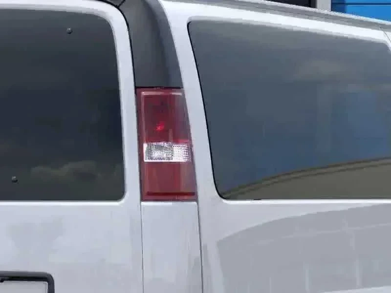 2025 Chevrolet Express Passenger LT - Photo 17
