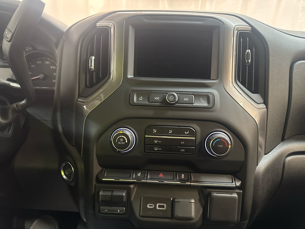 Thumbnail: 2025 Chevrolet Silverado 3500 - 9