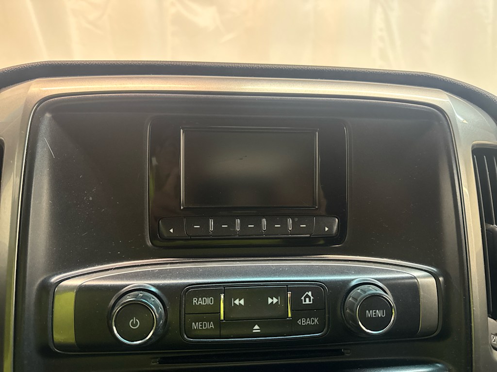 Thumbnail: 2015 Chevrolet Silverado 2500 - 20