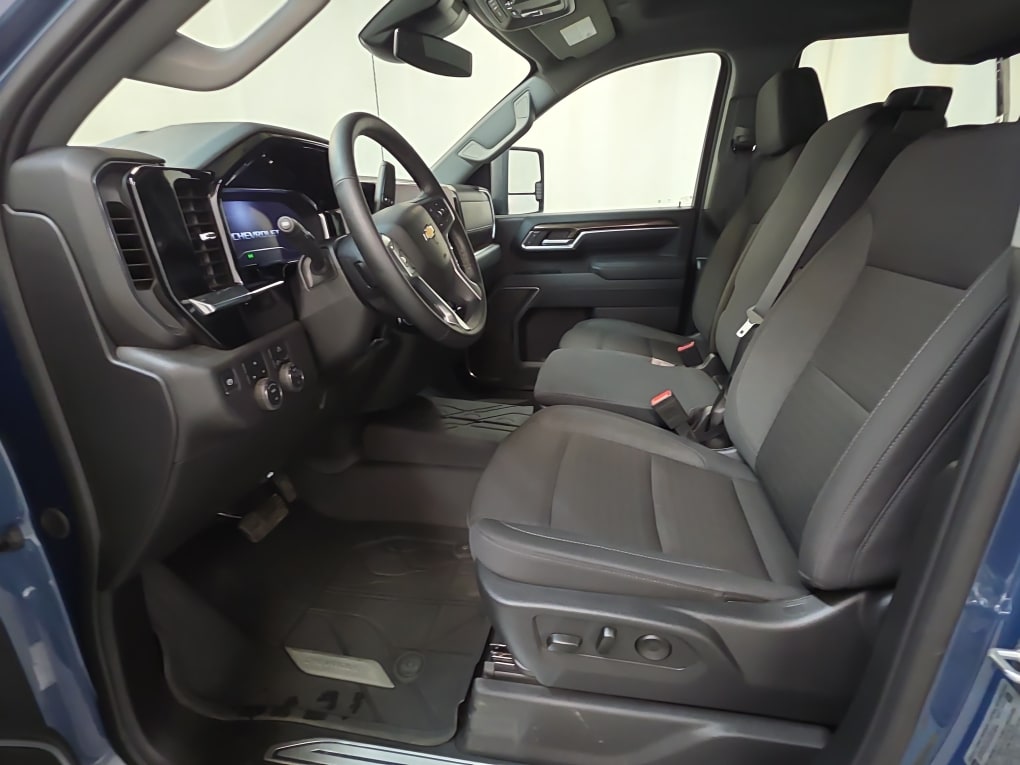 Thumbnail: 2025 Chevrolet Silverado 2500 - 6