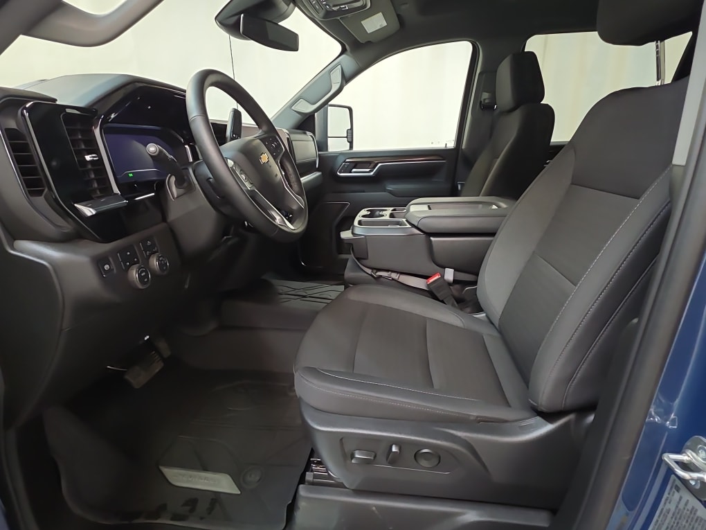 Thumbnail: 2025 Chevrolet Silverado 2500 - 7