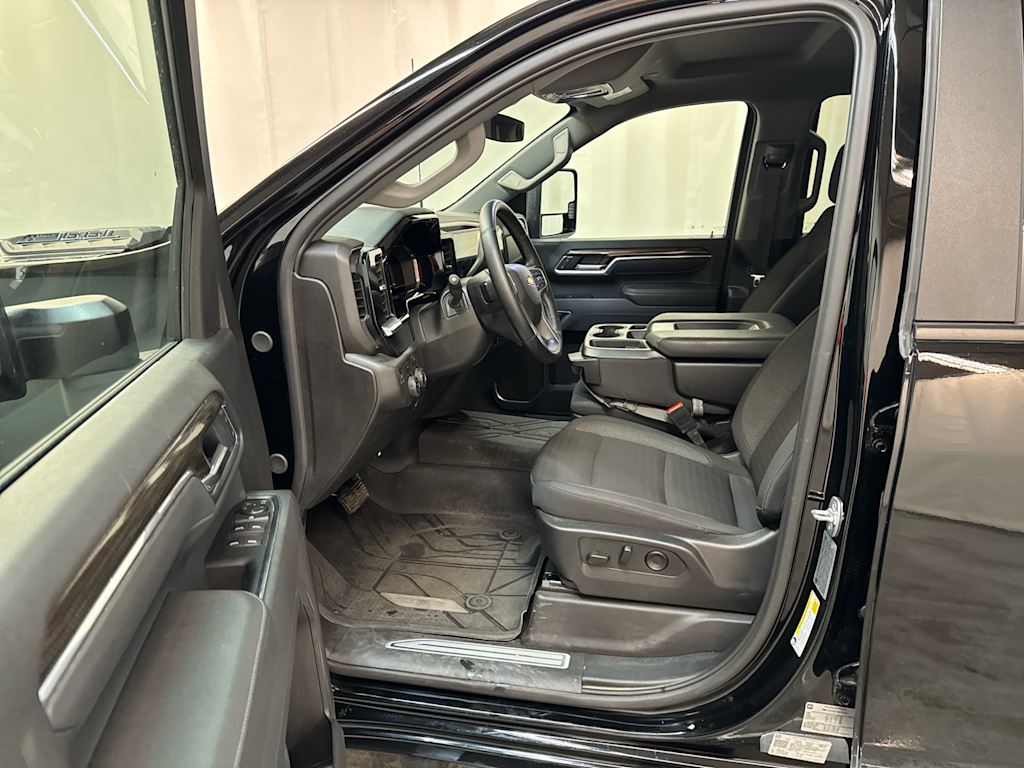 Thumbnail: 2025 Chevrolet Silverado 2500 - 6