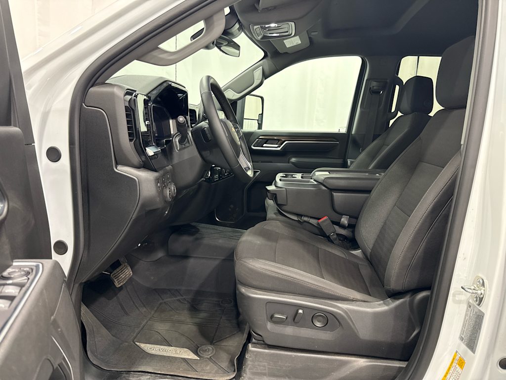 Thumbnail: 2026 Chevrolet Silverado 2500 - 10