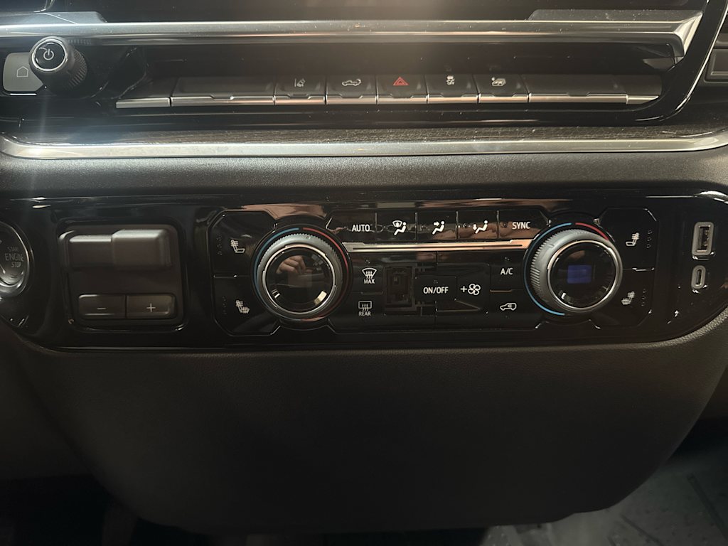 Thumbnail: 2025 Chevrolet Silverado 2500 - 21