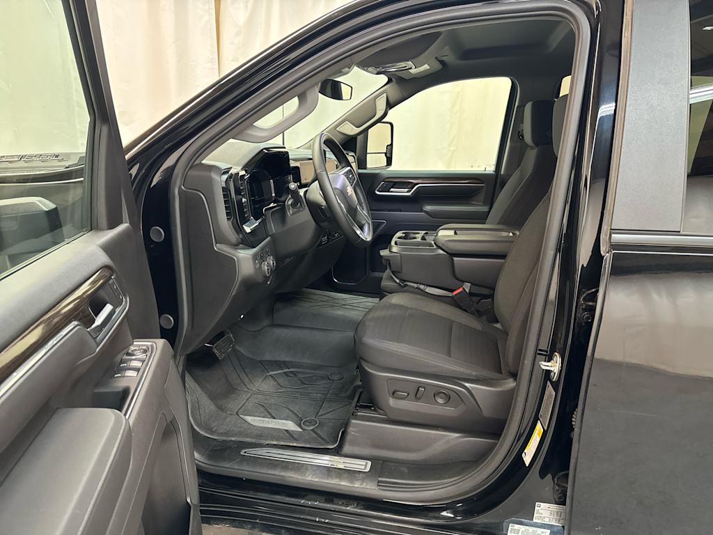 Thumbnail: 2025 Chevrolet Silverado 2500 - 8