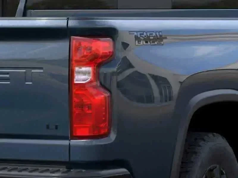 Thumbnail: 2026 Chevrolet Silverado 3500 - 13