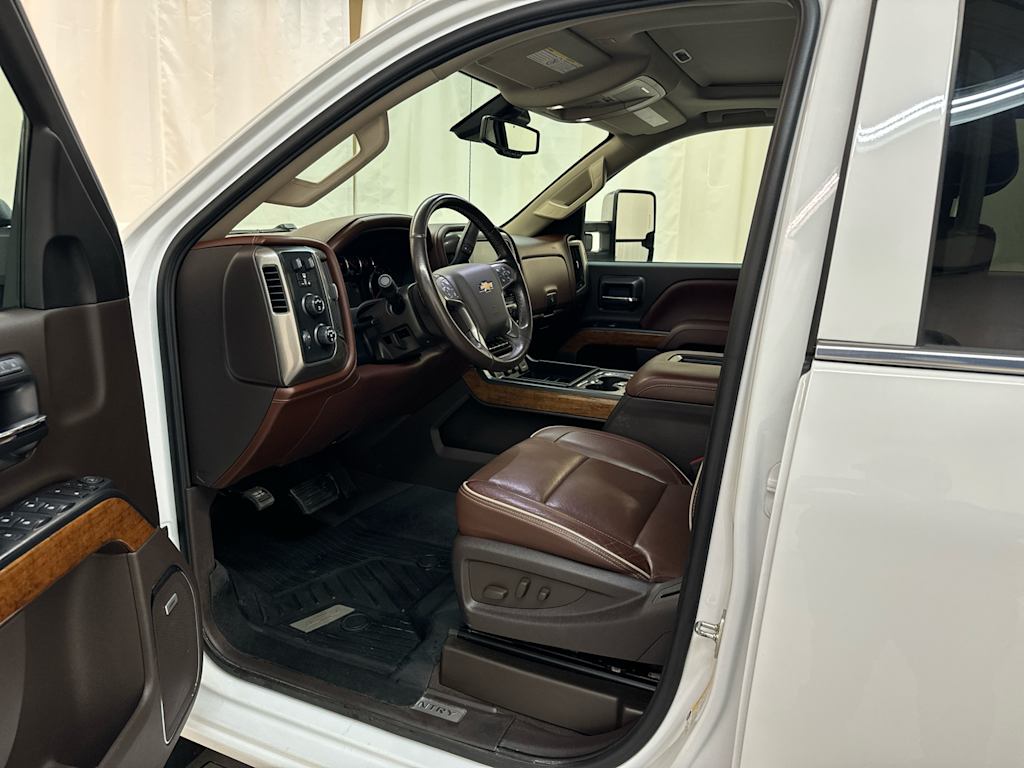 2019 Chevrolet Silverado 3500 High Country 17