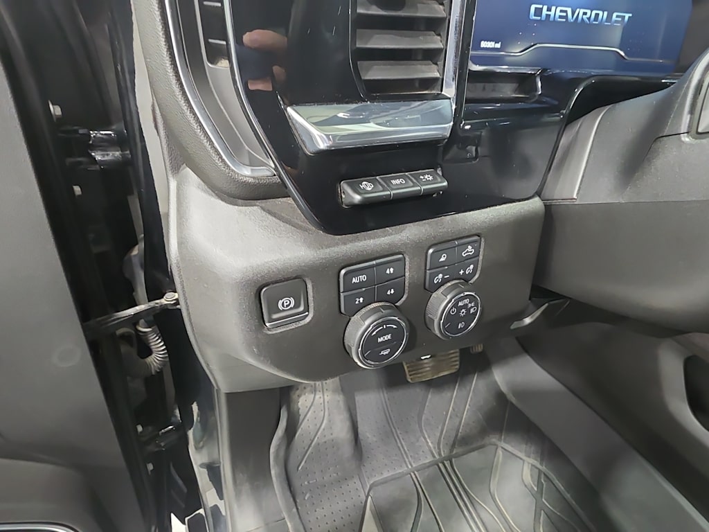 Thumbnail: 2024 Chevrolet Silverado 3500 - 11