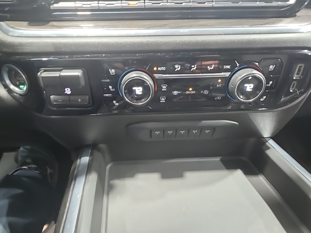 Thumbnail: 2024 Chevrolet Silverado 3500 - 22