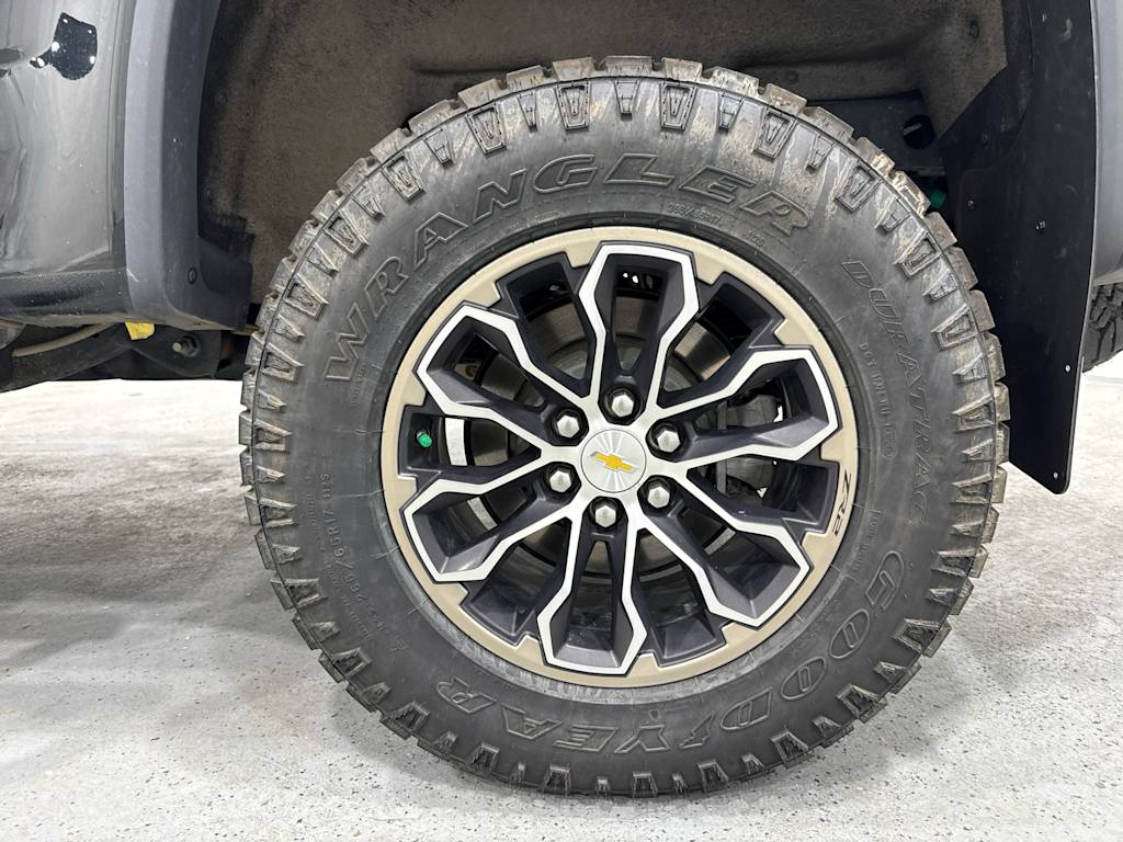 Thumbnail: 2022 Chevrolet Colorado - 17