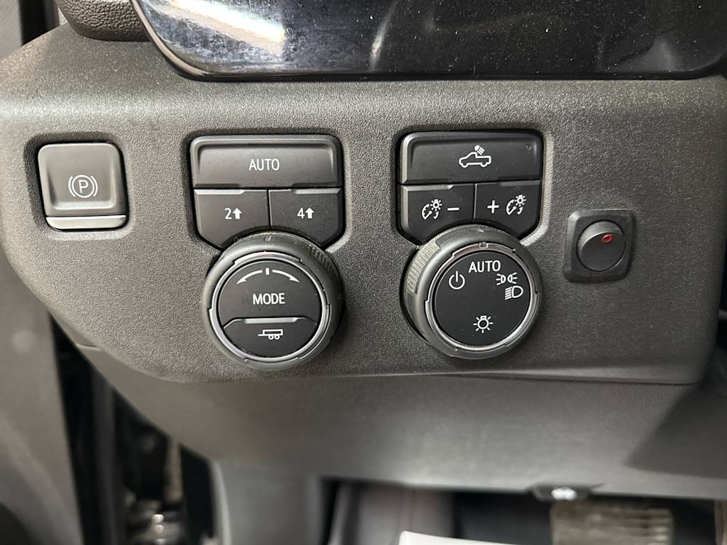 Thumbnail: 2023 Chevrolet Silverado 1500 - 17