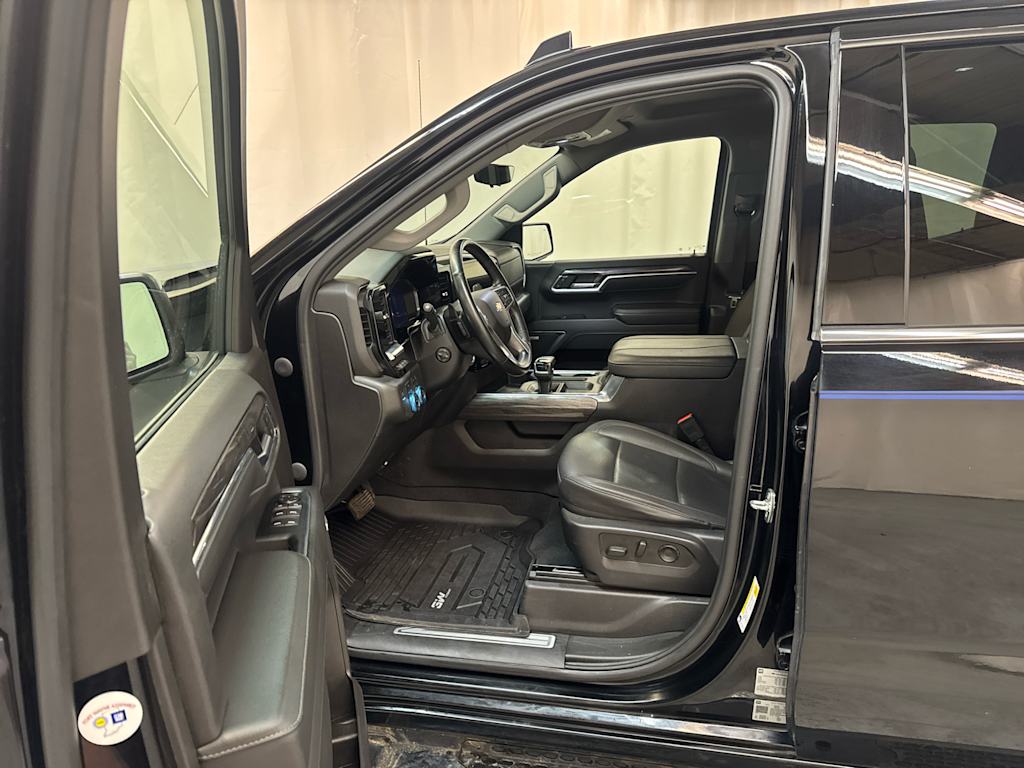 Thumbnail: 2023 Chevrolet Silverado 1500 - 15