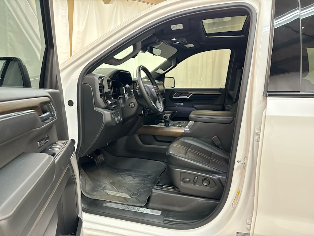 Thumbnail: 2024 Chevrolet Silverado 1500 - 16