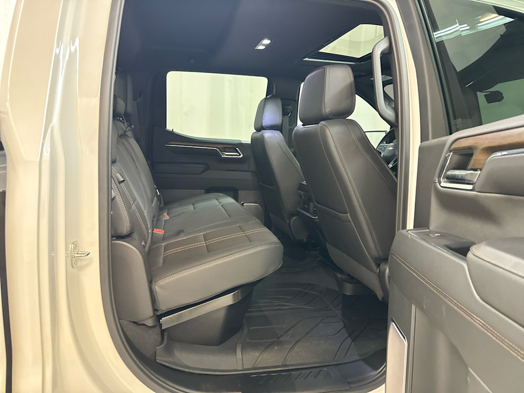 Thumbnail: 2024 Chevrolet Silverado 1500 - 17