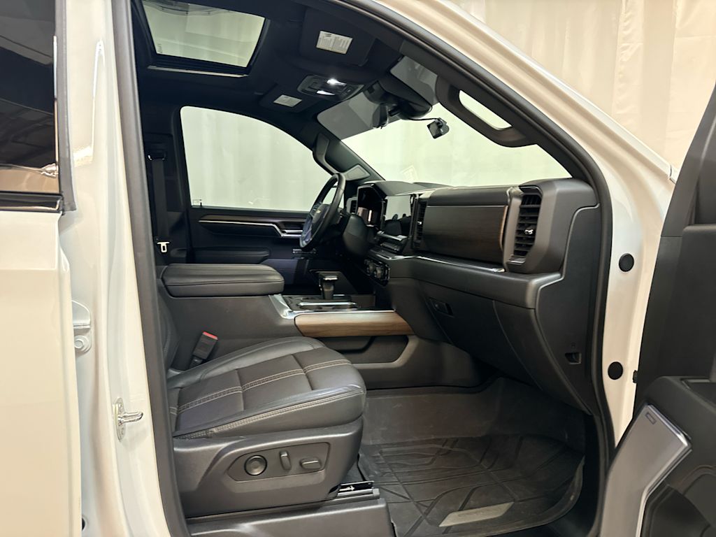 Thumbnail: 2024 Chevrolet Silverado 1500 - 8