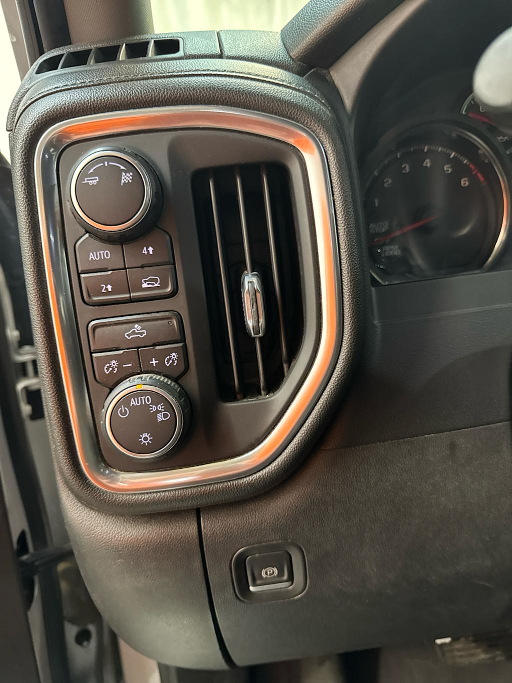 Thumbnail: 2019 Chevrolet Silverado 1500 - 15