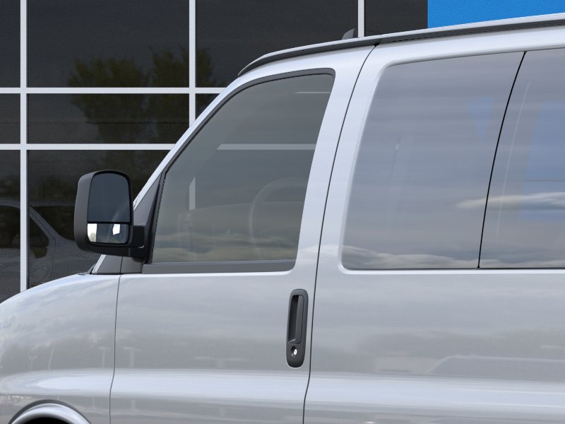 2025 GMC Savana Passenger LT - Photo 31