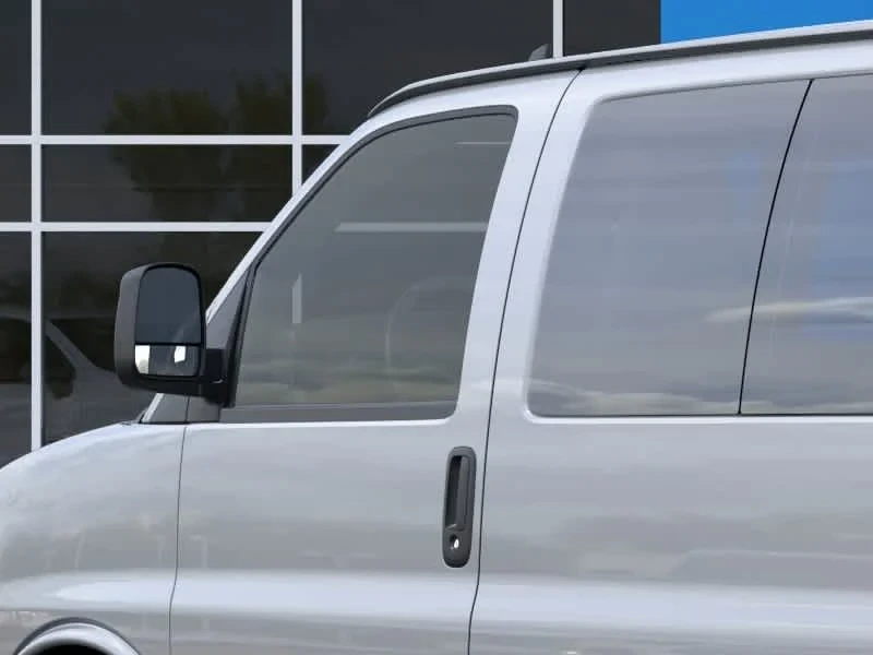 2025 GMC Savana Passenger LT - Photo 27