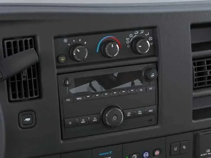 2025 GMC Savana Passenger LT - Photo 22