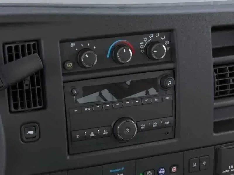 2025 GMC Savana Passenger LT - Photo 14