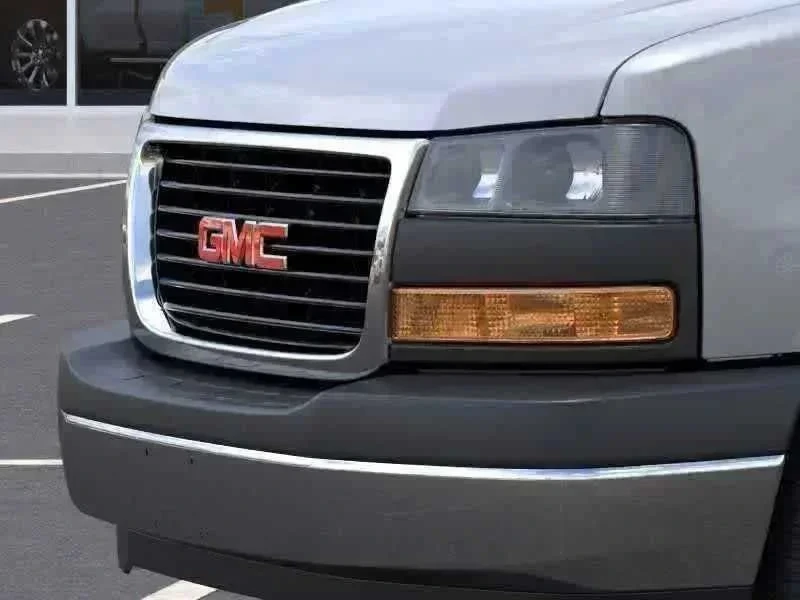 2025 GMC Savana Passenger LT - Photo 11