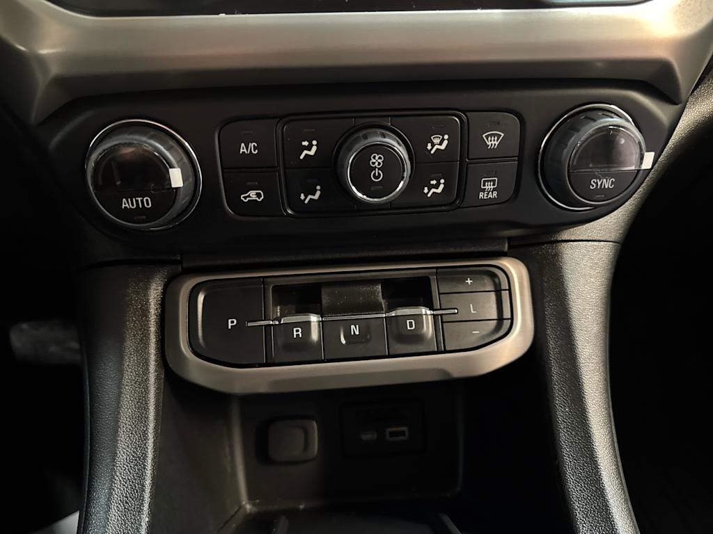 Thumbnail: 2023 GMC Acadia - 21